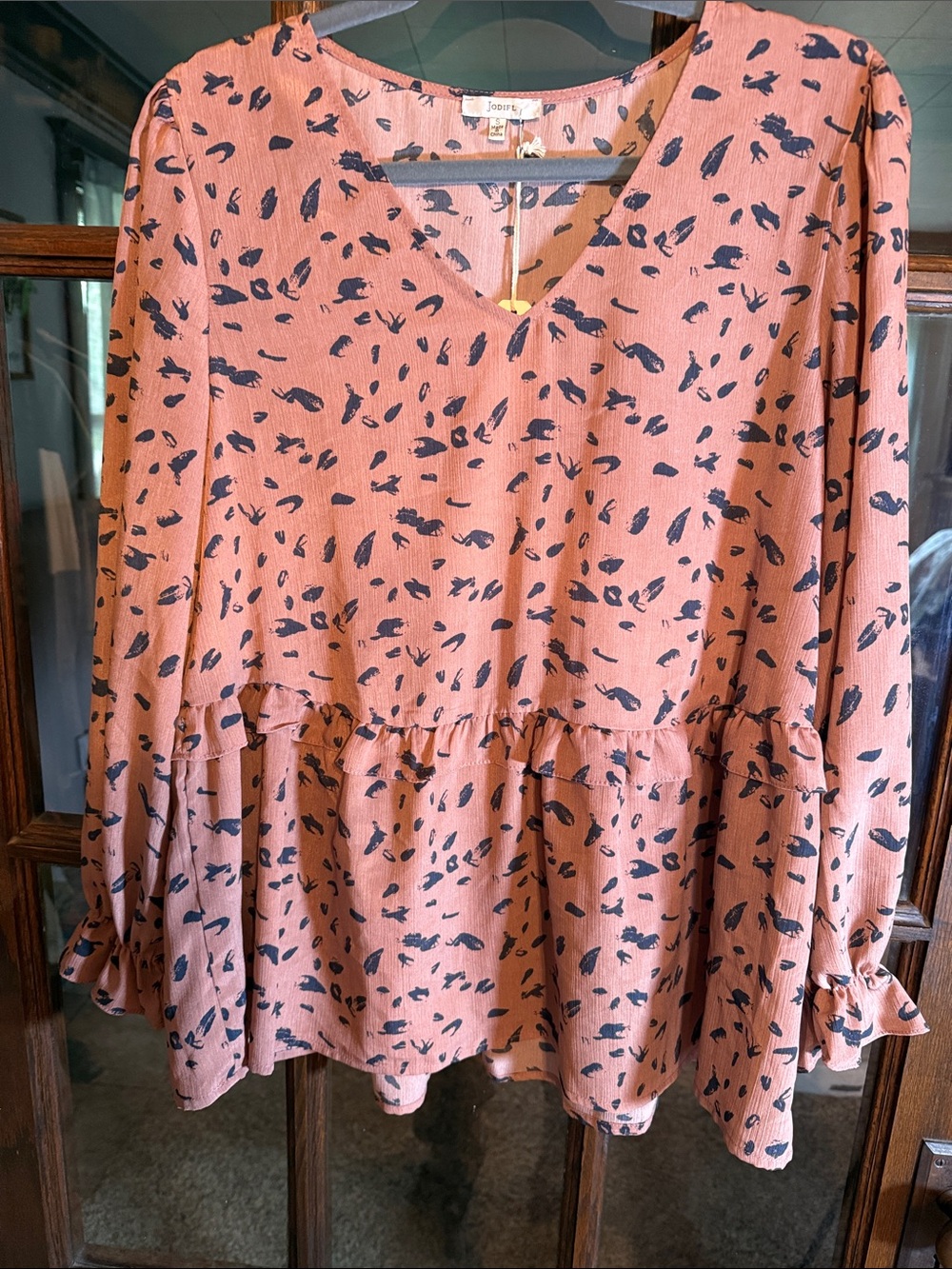 Jodifl Terracotta Abstract Print V-Neck Peplum Blouse‎ Ruffle Cuffs Small NEW